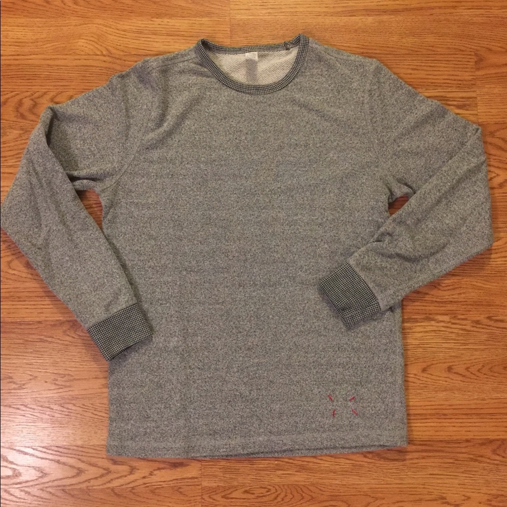 Grey pullover shirt !